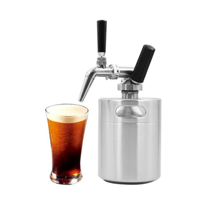 Čapovaná chladená káva (Nitro cold brew coffee)
